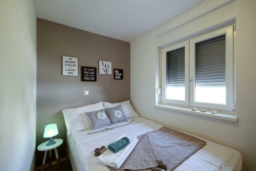 Oleandra Apartments Drage Dış mekan fotoğraf